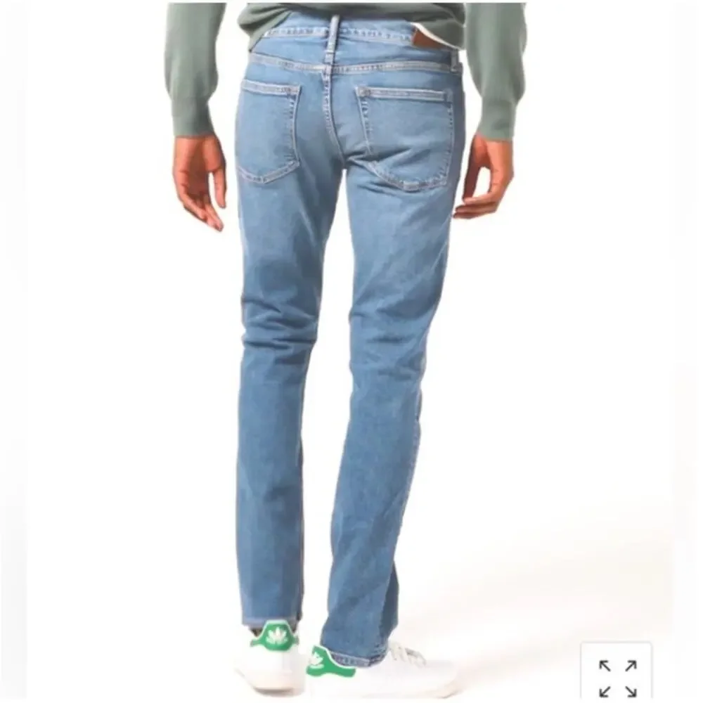 NWOT J. Crew 770™ Straight-Fit Stretch Jean In Seven-Year Wash Blue 34/30 *Flaw